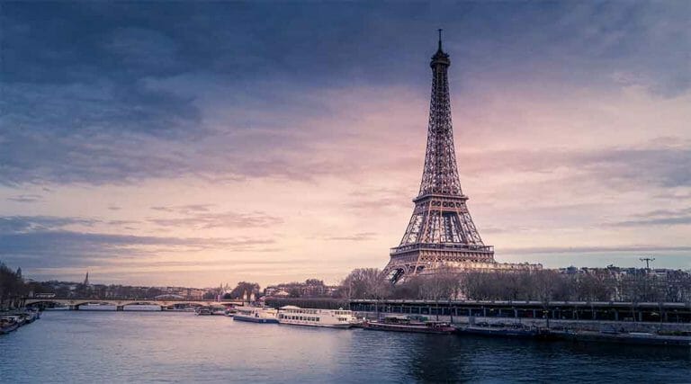 Stage in Parijs eiffel toren