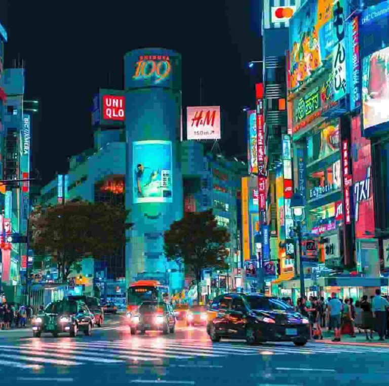 Kosten stage Japan op straat in de nacht